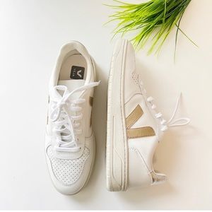 Veja V10 sneakers - white with gold V - size US10